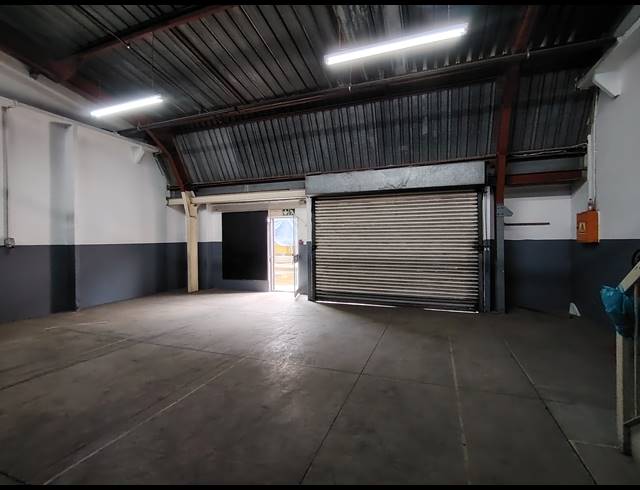 154M² WAREHOUSE TO LET IN STEELEDALE